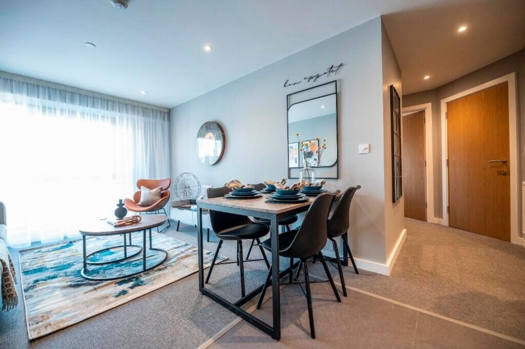 Living room / Dining area