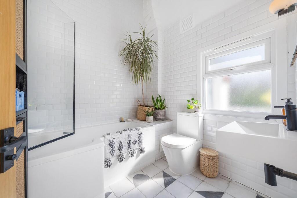 Bathroom.JPG