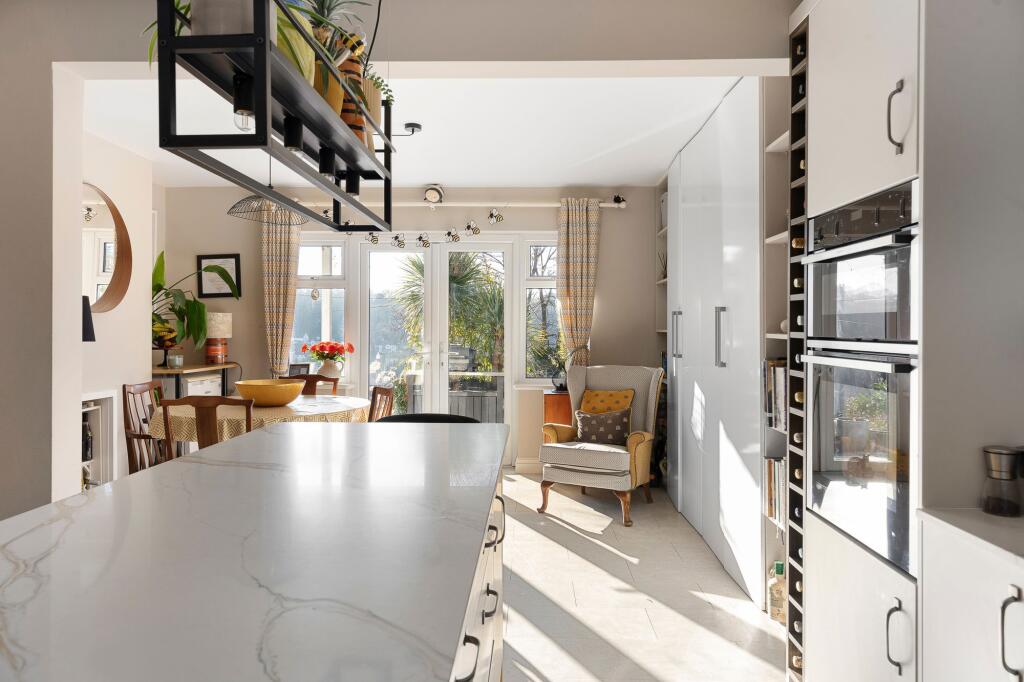 Kitchen / Dinning Room