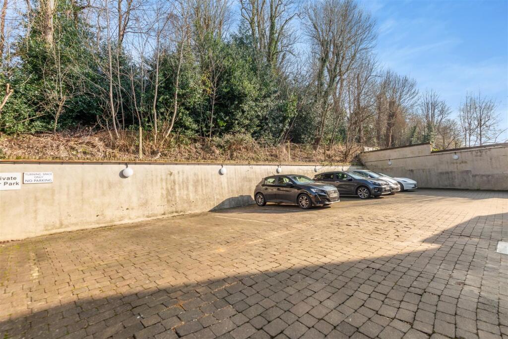 8637160-exterior05.jpg