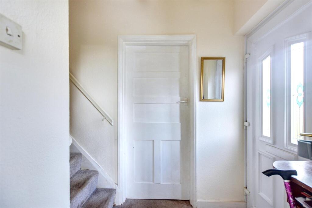 Entrance Hall_2.jpeg