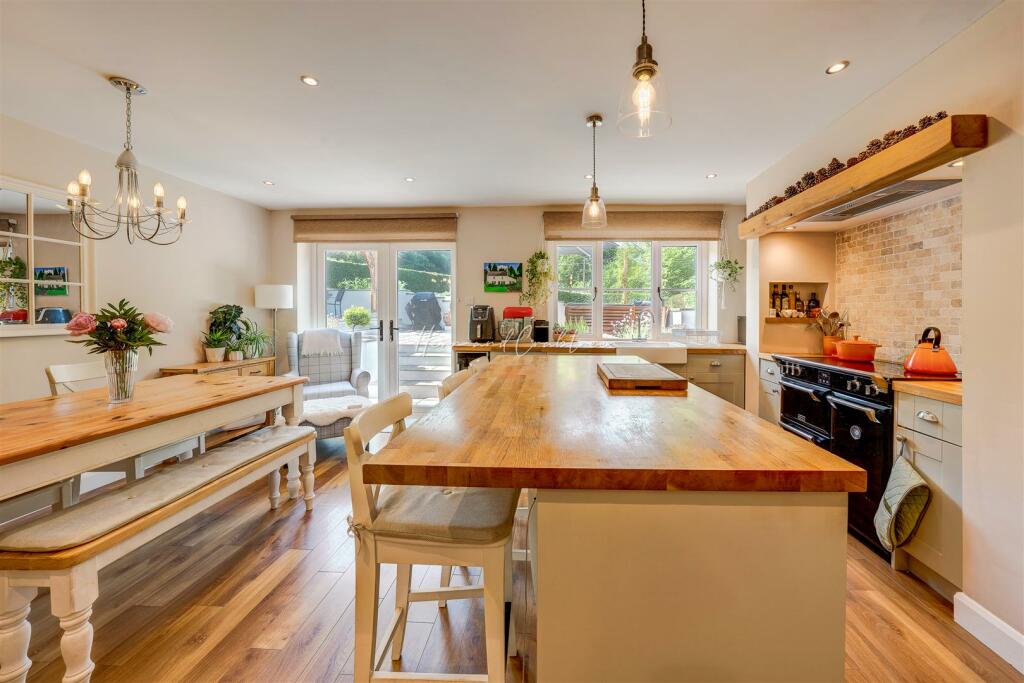 Rhiwbina Hill, Cardiff, HernCrabtree (17).jpg