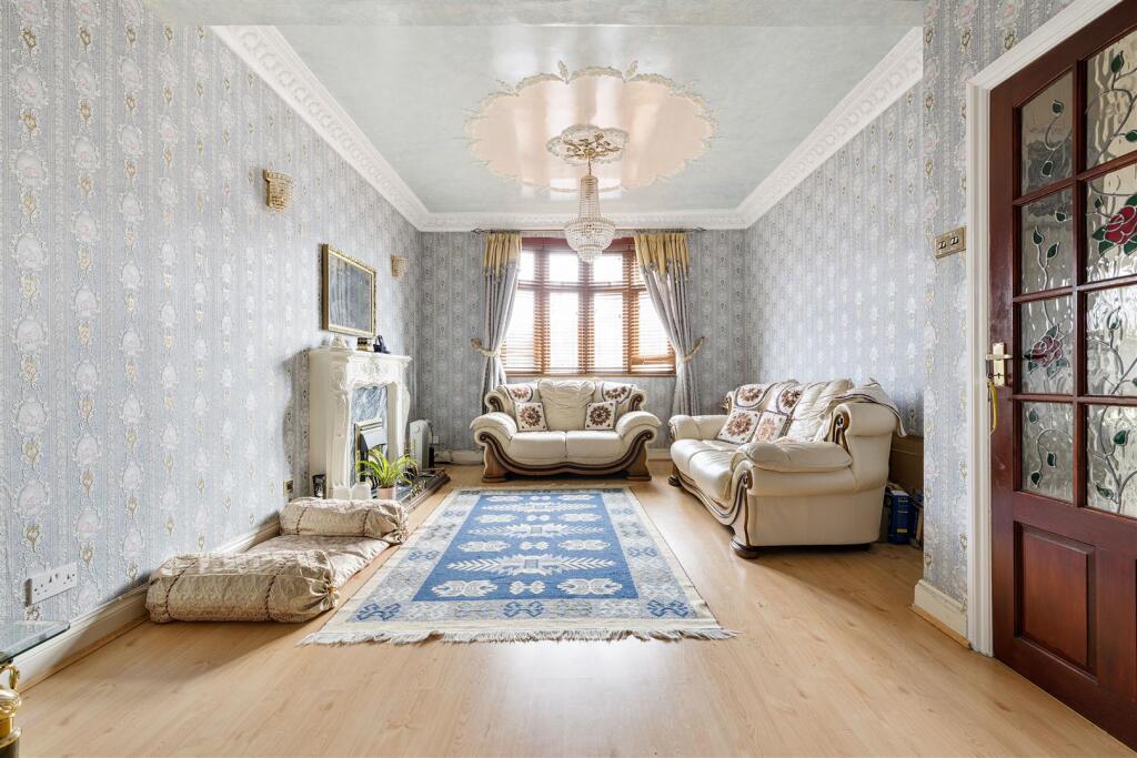 Dames Road E7