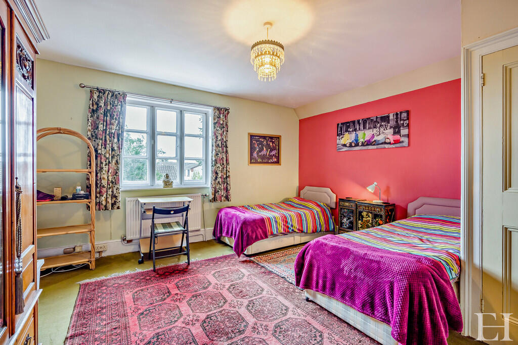 8658770-interiorW...