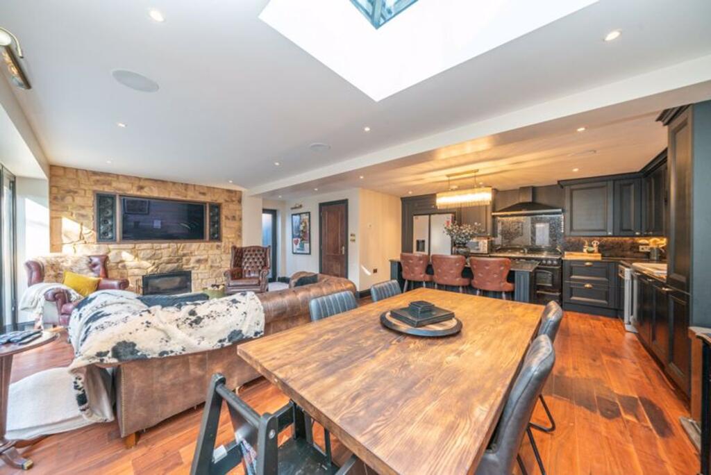 Open Plan Kitchen / Dining / Living Room