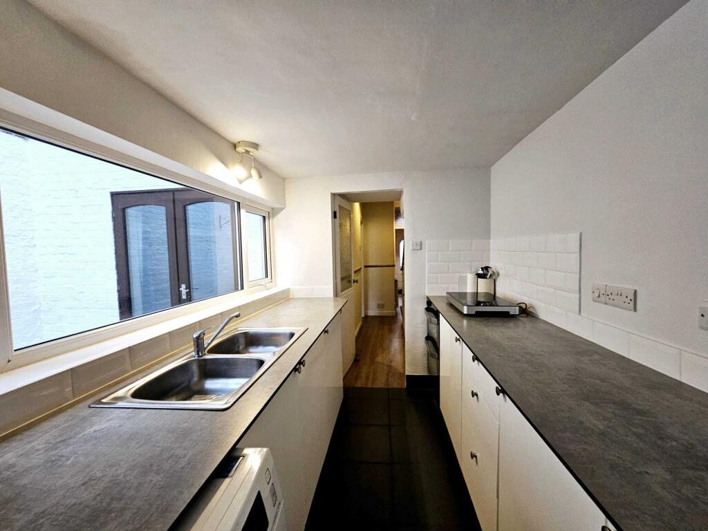 01679848-bb56-415f-a533-c7a3540e6d39