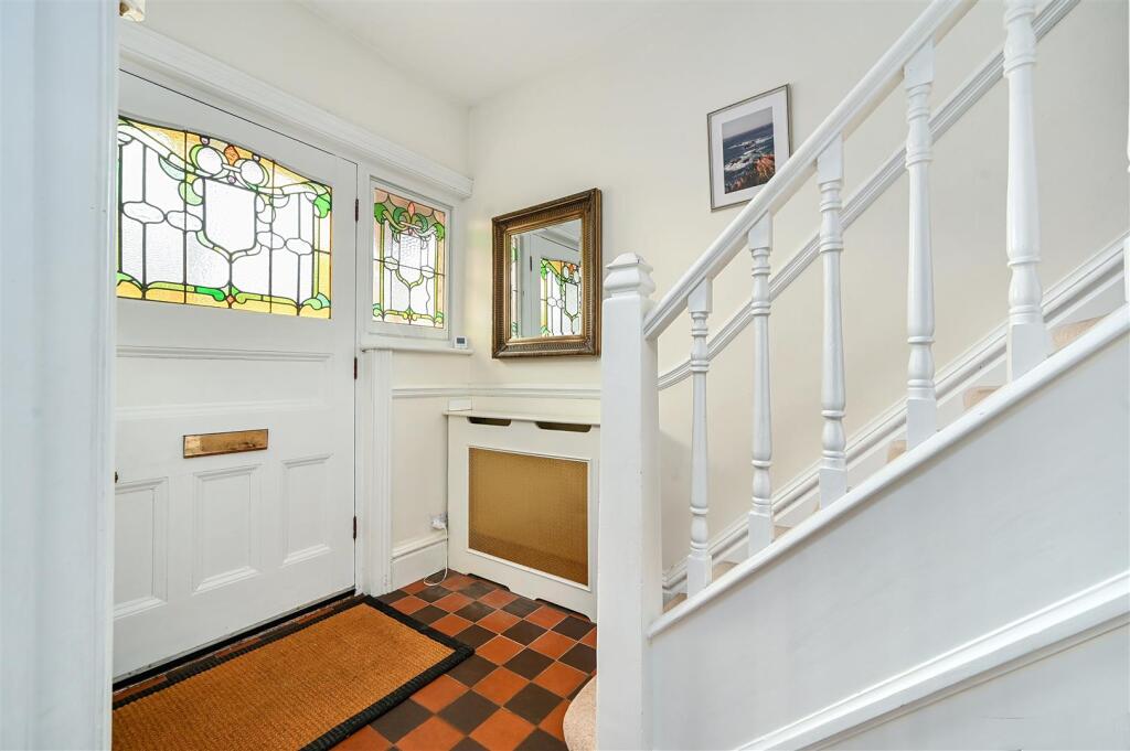 6 WilburyCresent, Hove, BN3 (27).jpg