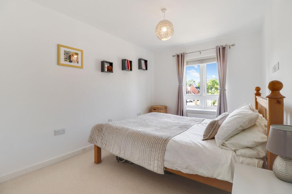 Orchard Farm Avenue, 21 Orchard Farm Avenue, KT8