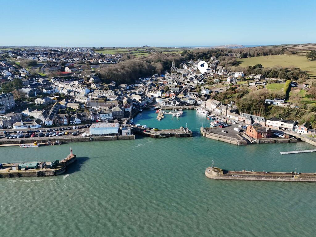 68402b9f0af00_Plum Cottage Padstow