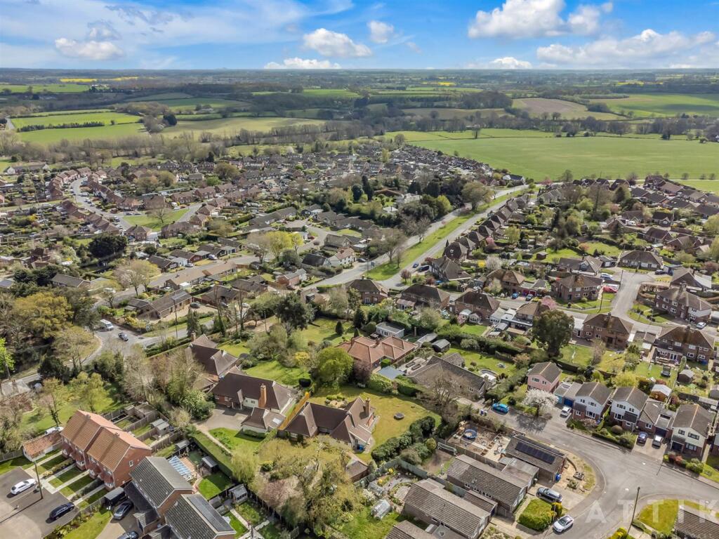 2 Hanbury Close, Halesworth IP19 8DG (3).jpg