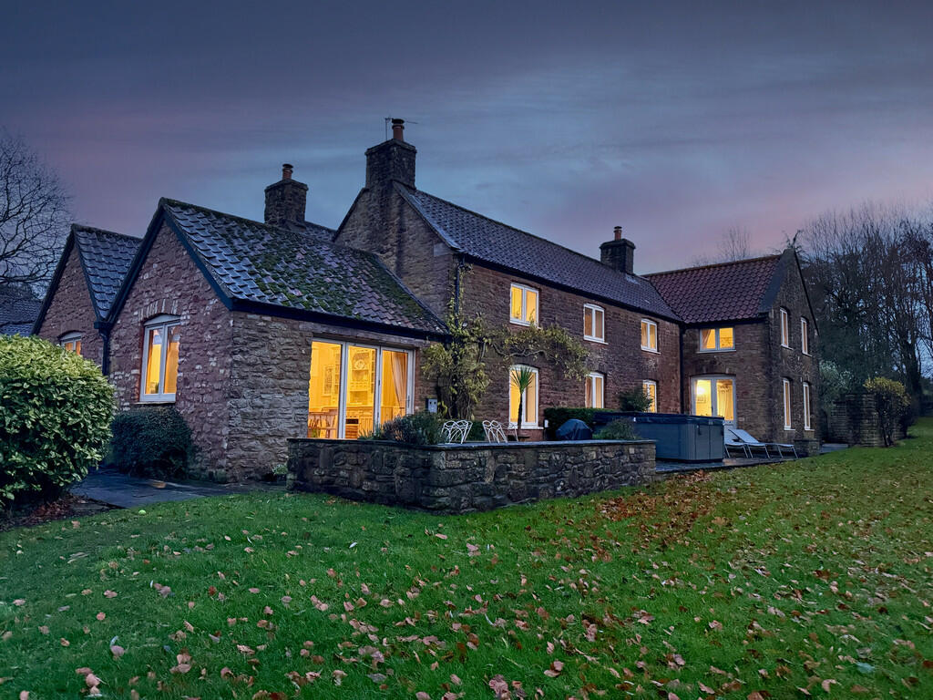 Lyde Farm at Twil...