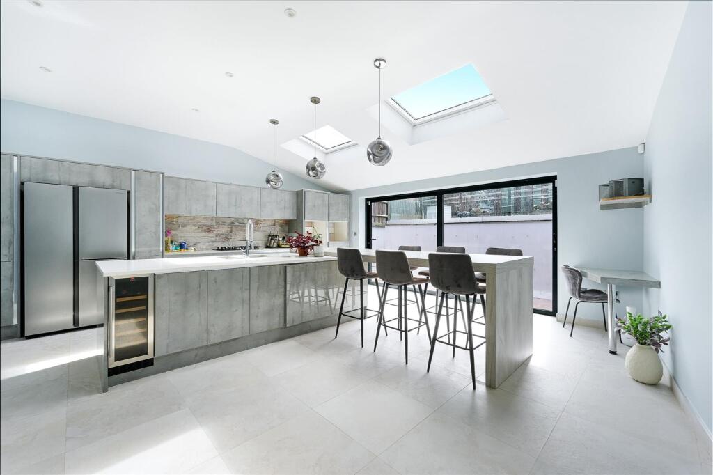 CHIPSTEAD LANE, 4 WILLIAMS HARLOW- (12).jpg