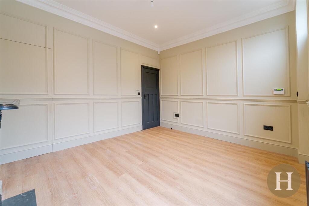 Hadleigh Estate Agents-24.jpg