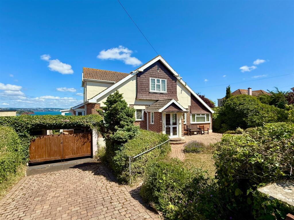 Drive &amp; Car Port.JPG