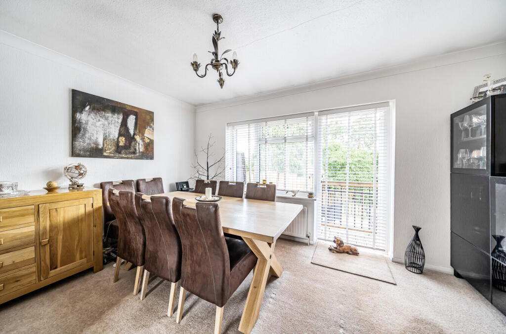 1321677-5-686e9de...