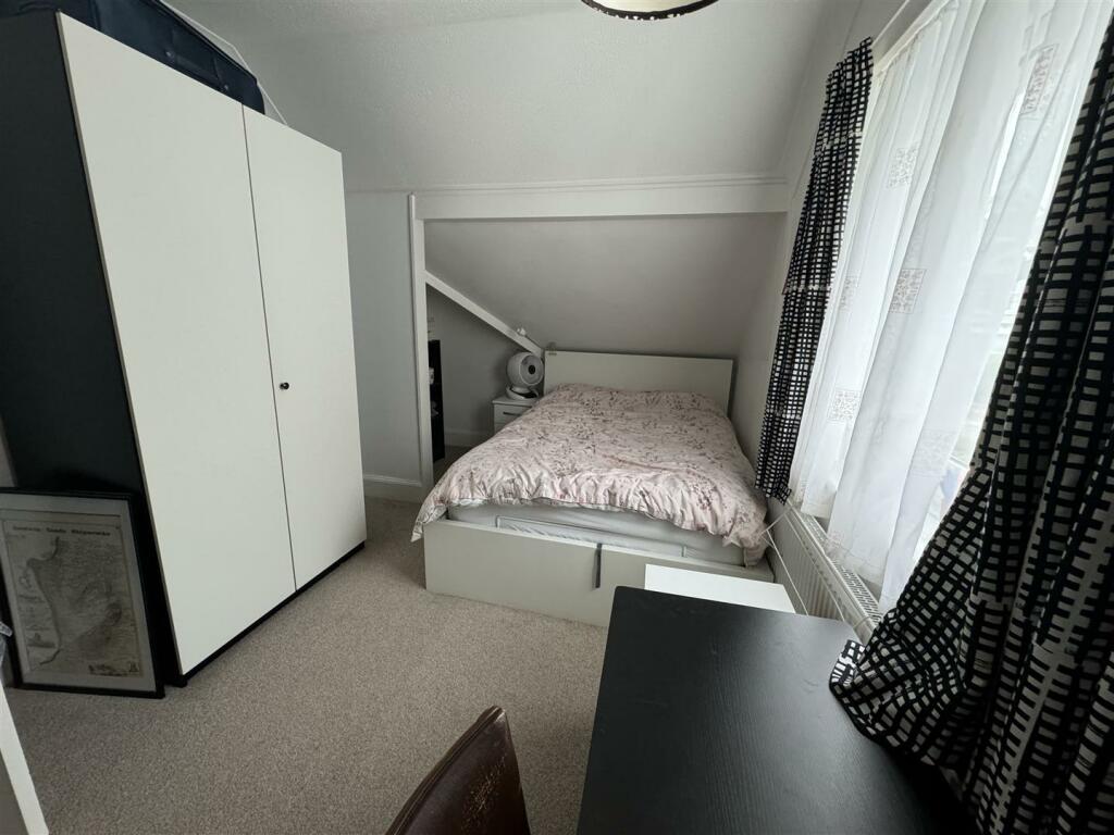 bedroom3A.JPG