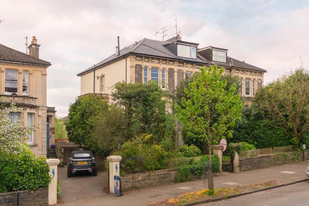 H1F2F0RRRD - External A.jpg