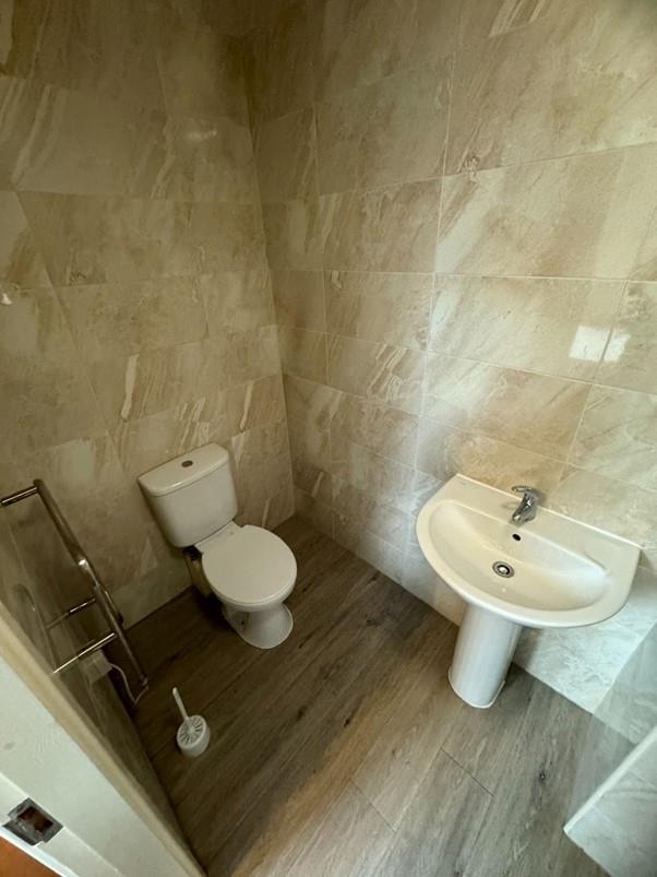 toilet.jpg