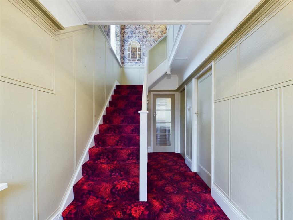 Hallway.jpg