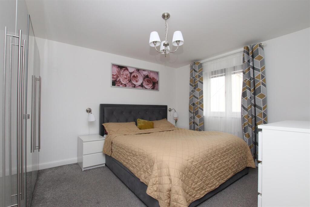 Bedroom 1.JPG