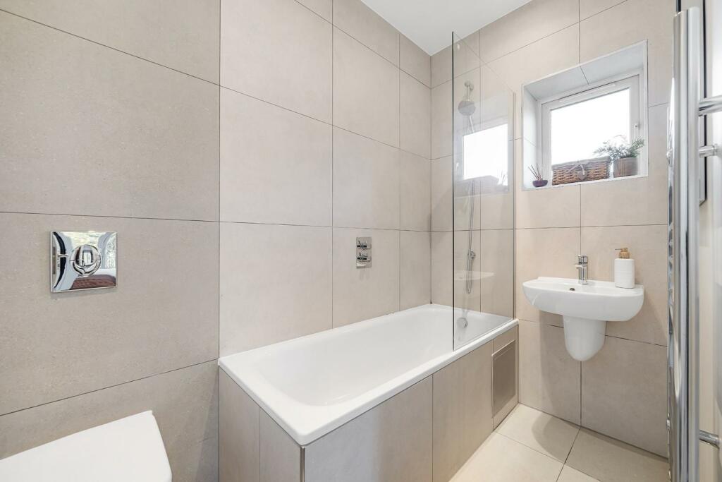 Bathroom.JPG