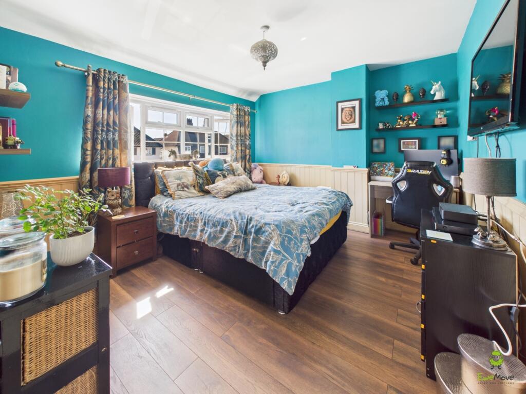 CAM02615G0-PR0037-STILL001