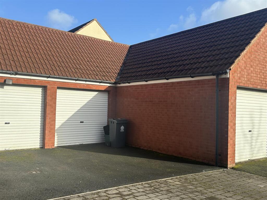 Garage II.jpg