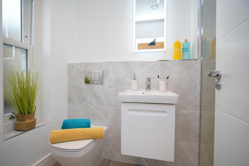 Cross Street (10).jpg