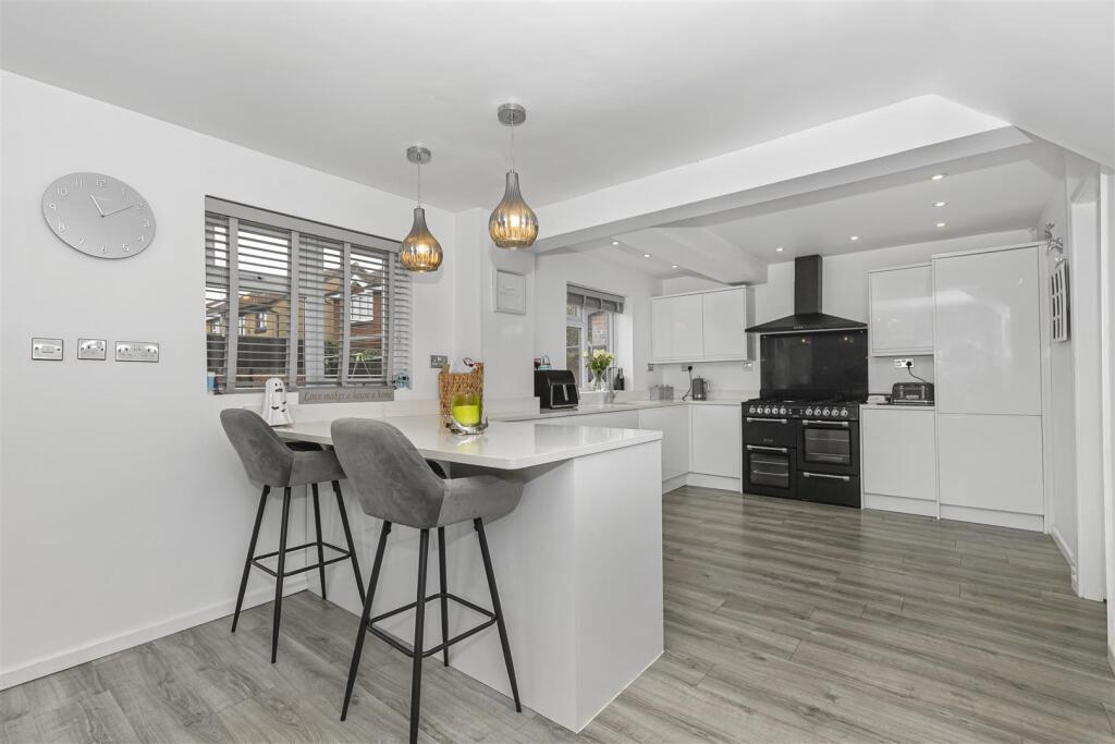 Kitchen Breakfast Room.jpg