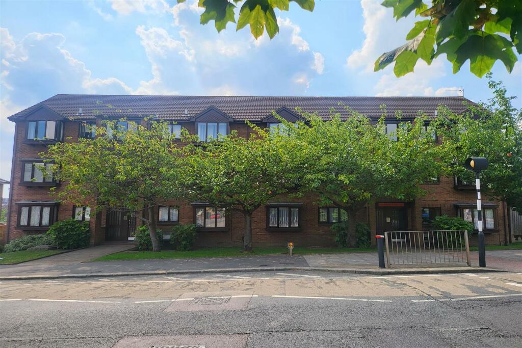 FRONT OF BLOCK &amp; ENTRANCE: