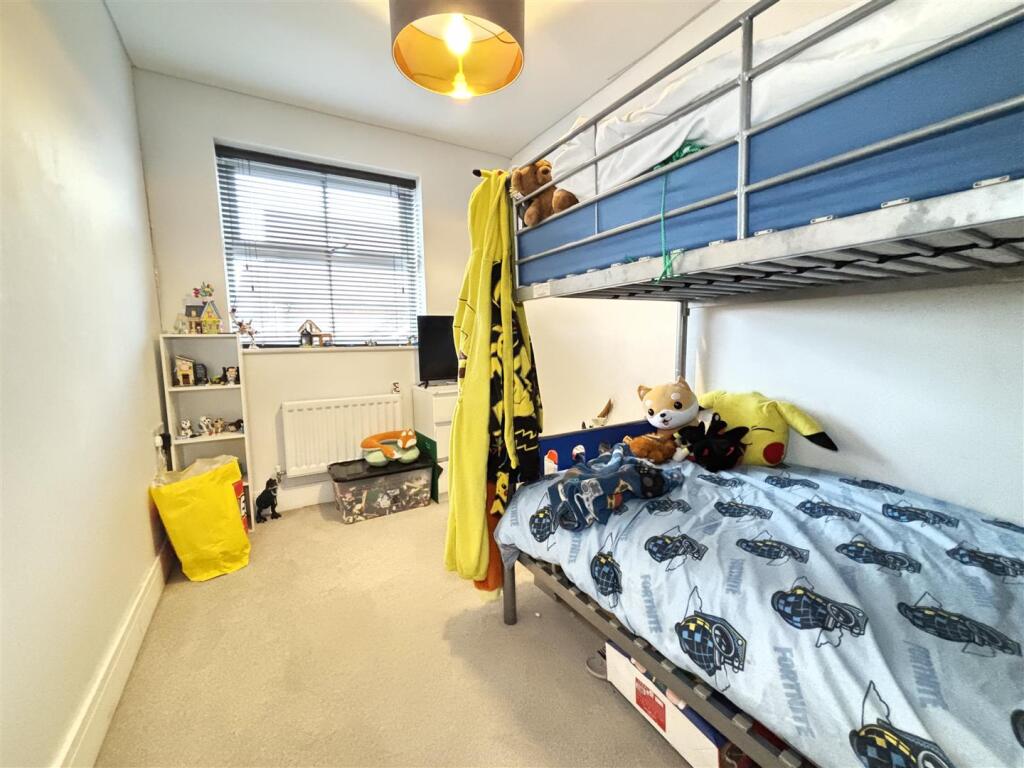 Highwood bed 3.jpg