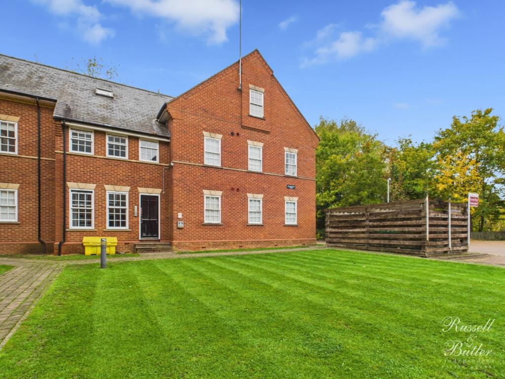 CAM02127G0-PR0356-STILL010