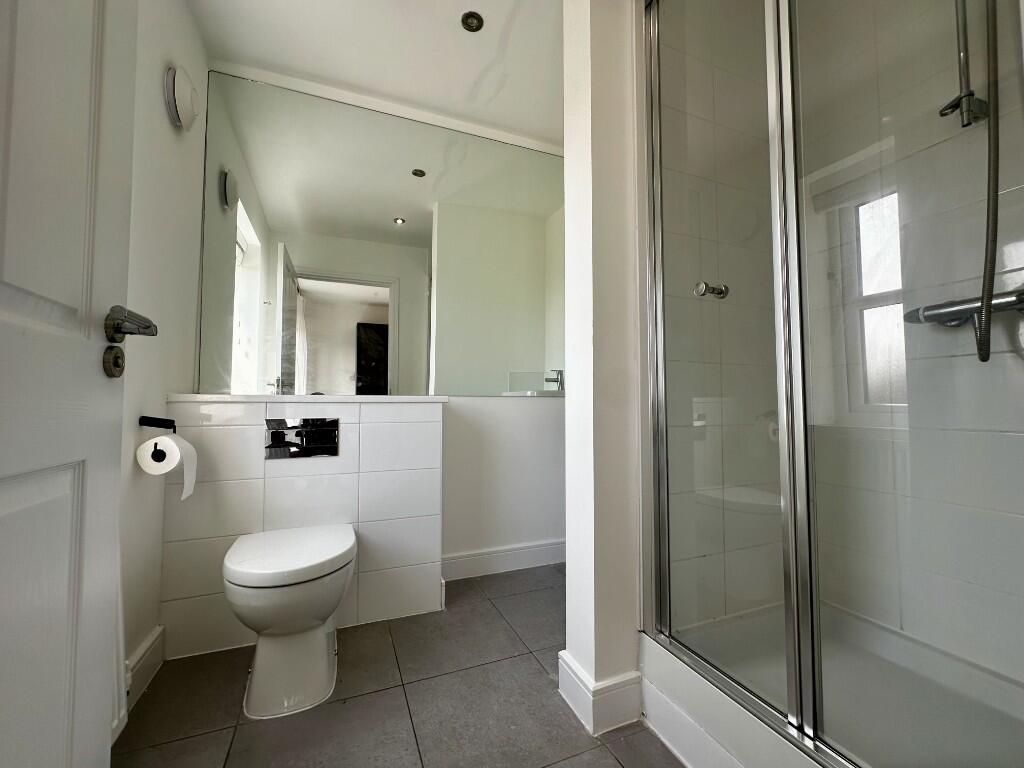 Bed 3 En-Suite