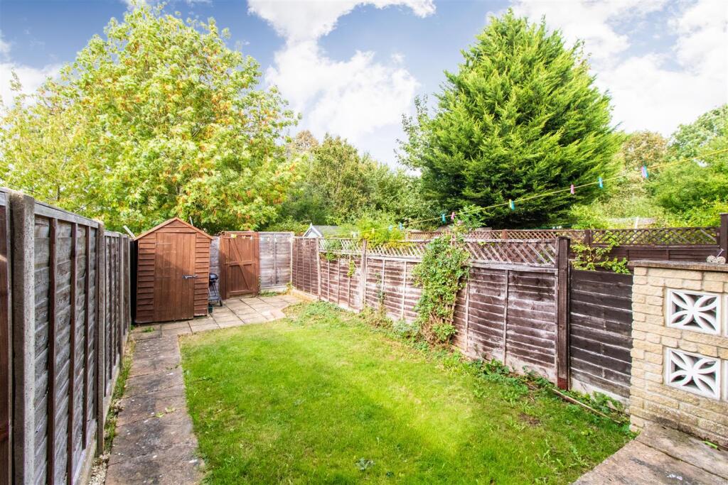 69 Swift Close-7.jpg