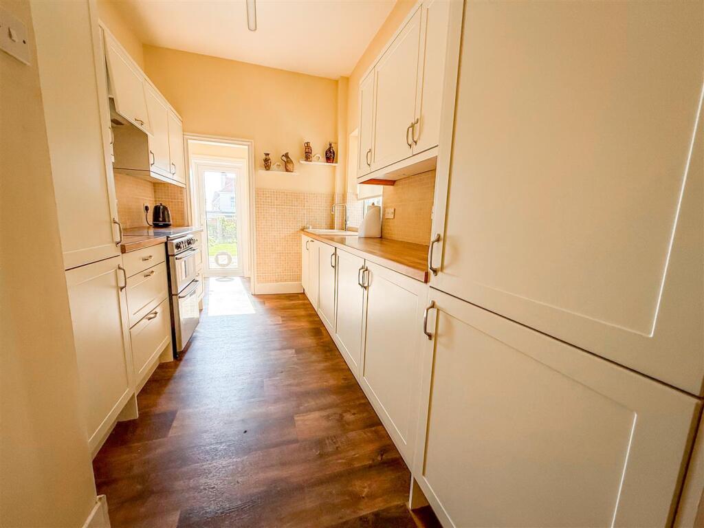 KITCHEN AREA