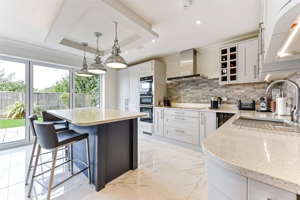 Kitchen/Breakfast Rm