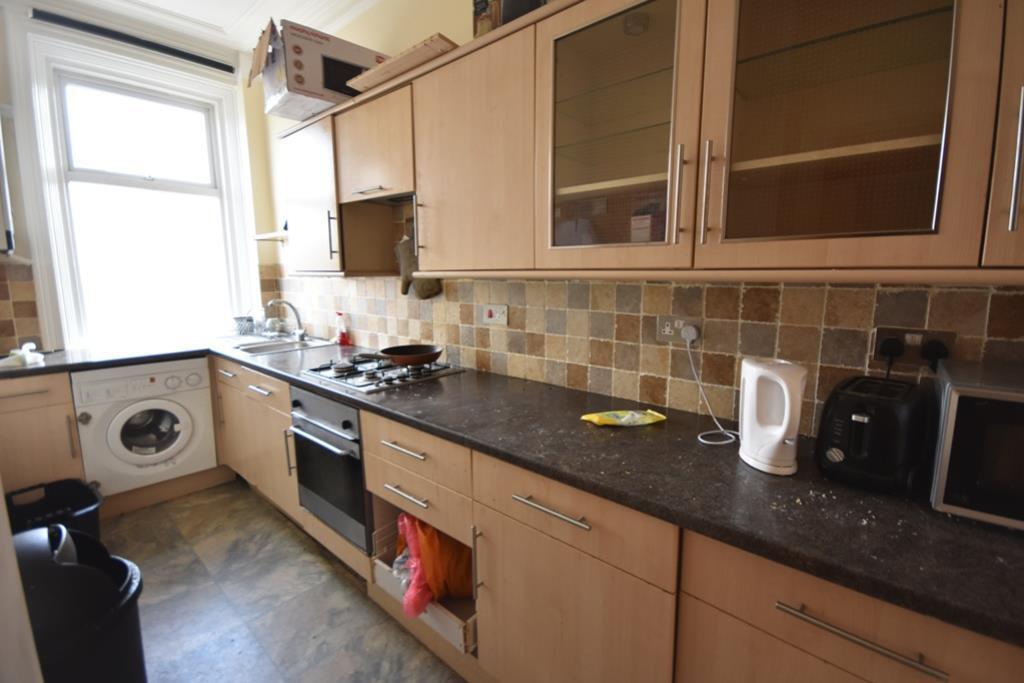 32 Grosvenor Rd, flat 2 pics2