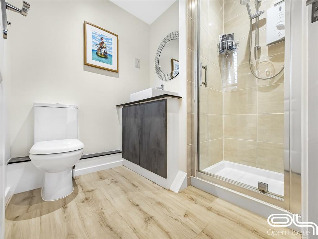 Lawns Drive (28).jpg