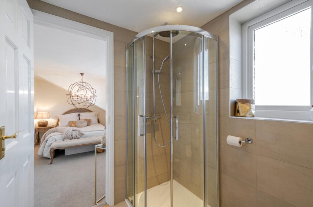 EweMove Wetherby En Suite2