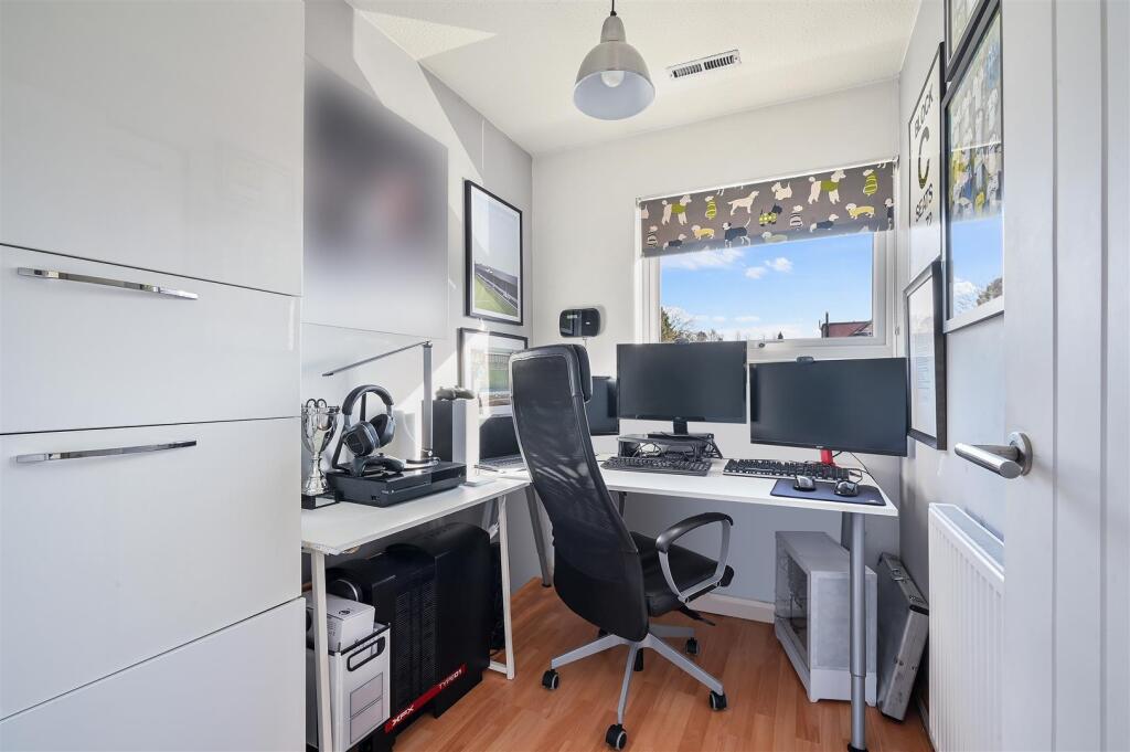 HILLSIDE CLOSE, - (10).jpg