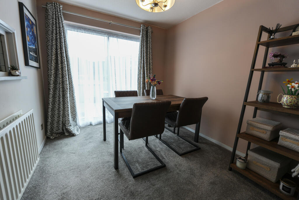 Lounge/Dining Room