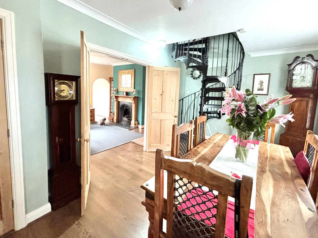 Entrance/Receptio...