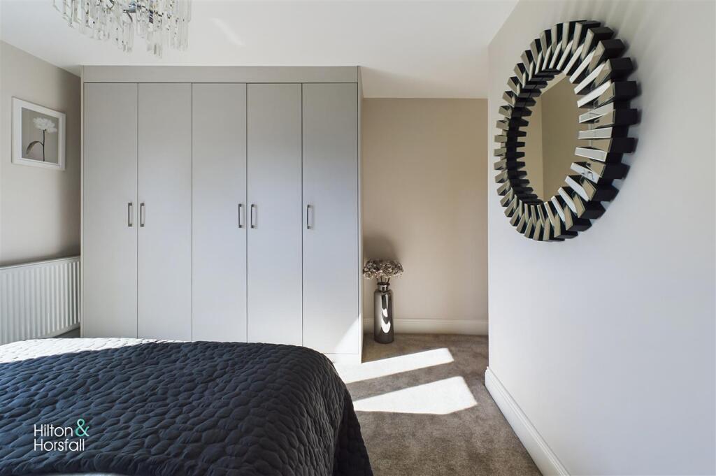 Internal Photo (Plot 8)