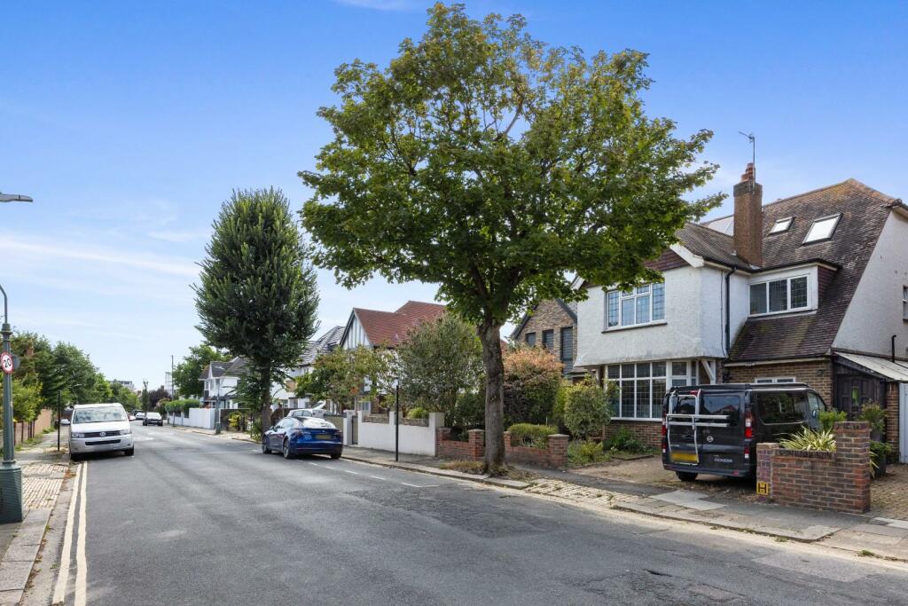 Hogarth Road, 8-032.jpg