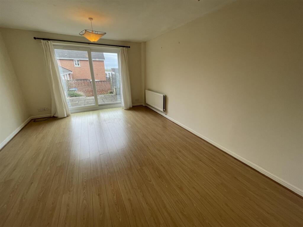 Buttercup Close, Chippenham