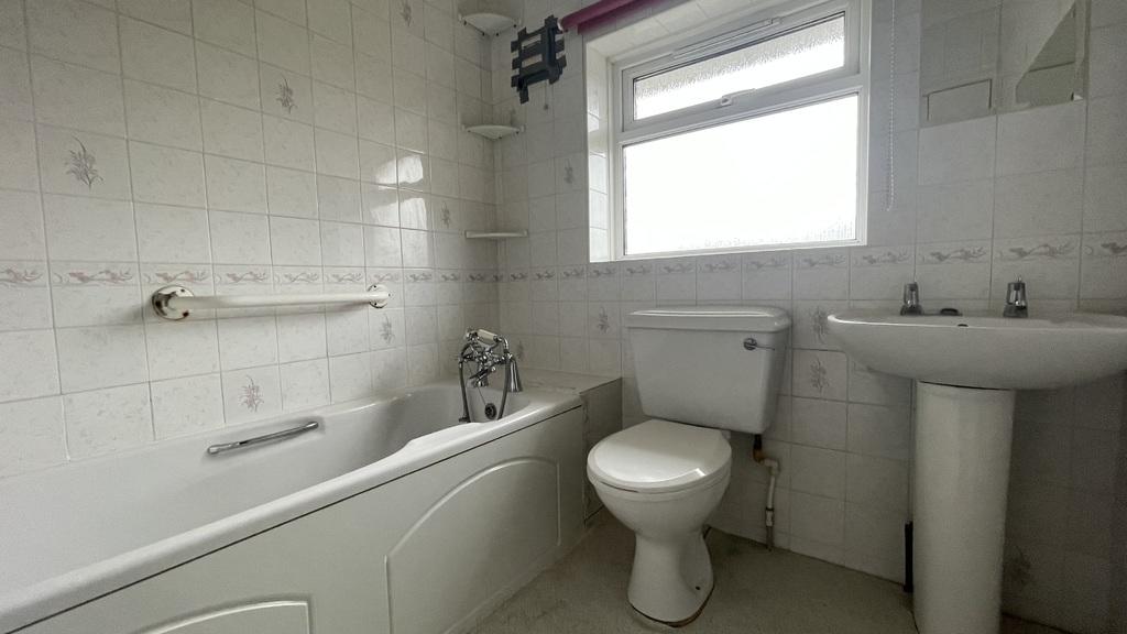 Bathroom.JPG