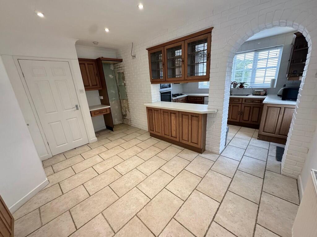 IMG-20251019-WA00...