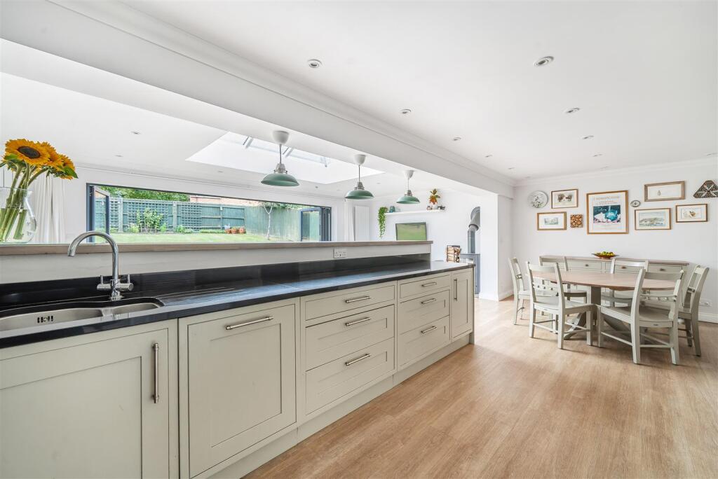 38 Graham Hill Road,Towcester