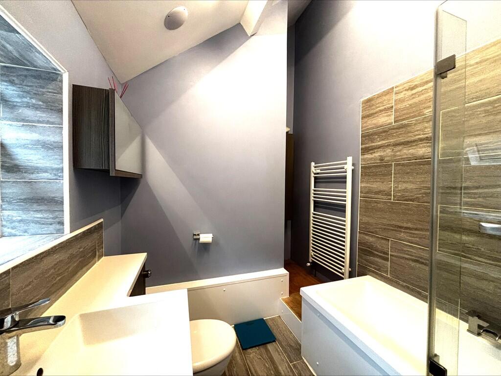 processed-D9D006E...