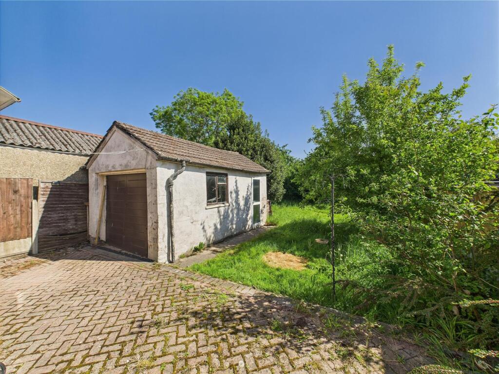 11 - Semi-detached  House for Auction, Patchway.jp